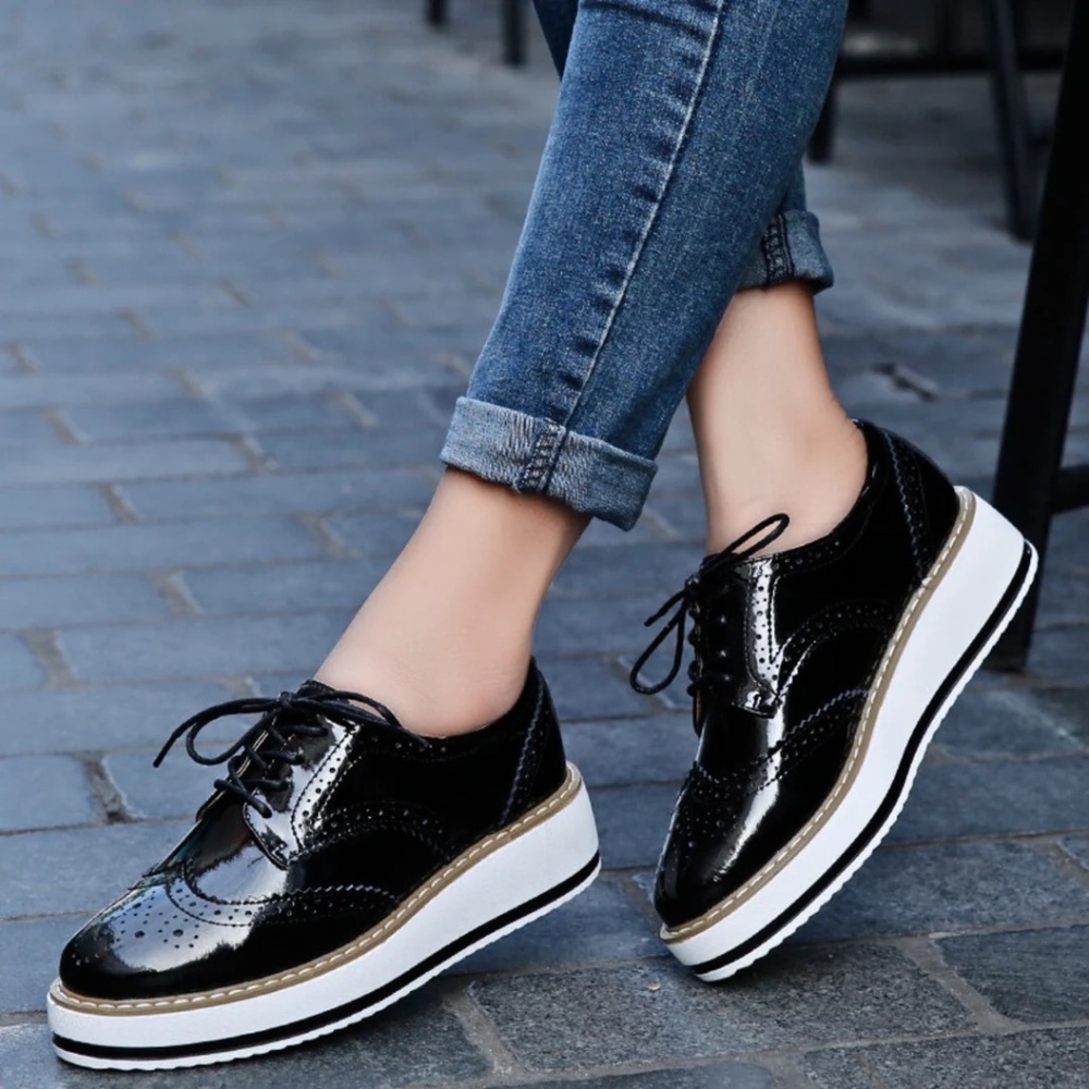 NWOT Boncini  Women's Oxford wedge- Never worn 10.5